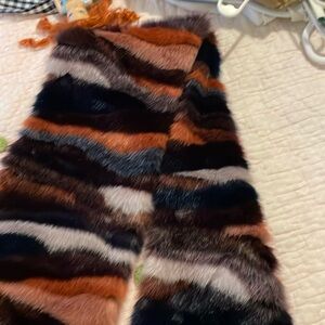 ANN TAYLOR faux fur scarf multi colored hook to keep in place- EU C